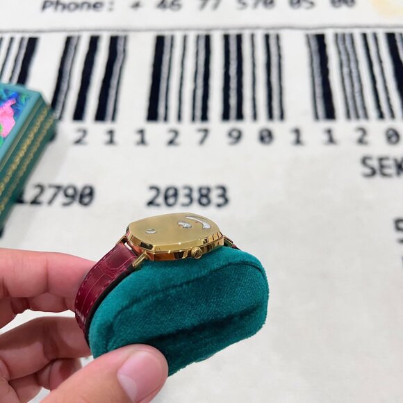 Gucci YA157402 Grip 35MM Unisex Bordeaux Alligator Strap Leather Gold PVD Watch - Picture 9 of 13